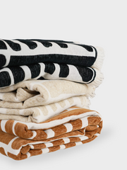 Alma Throw