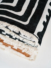 Alma Throw